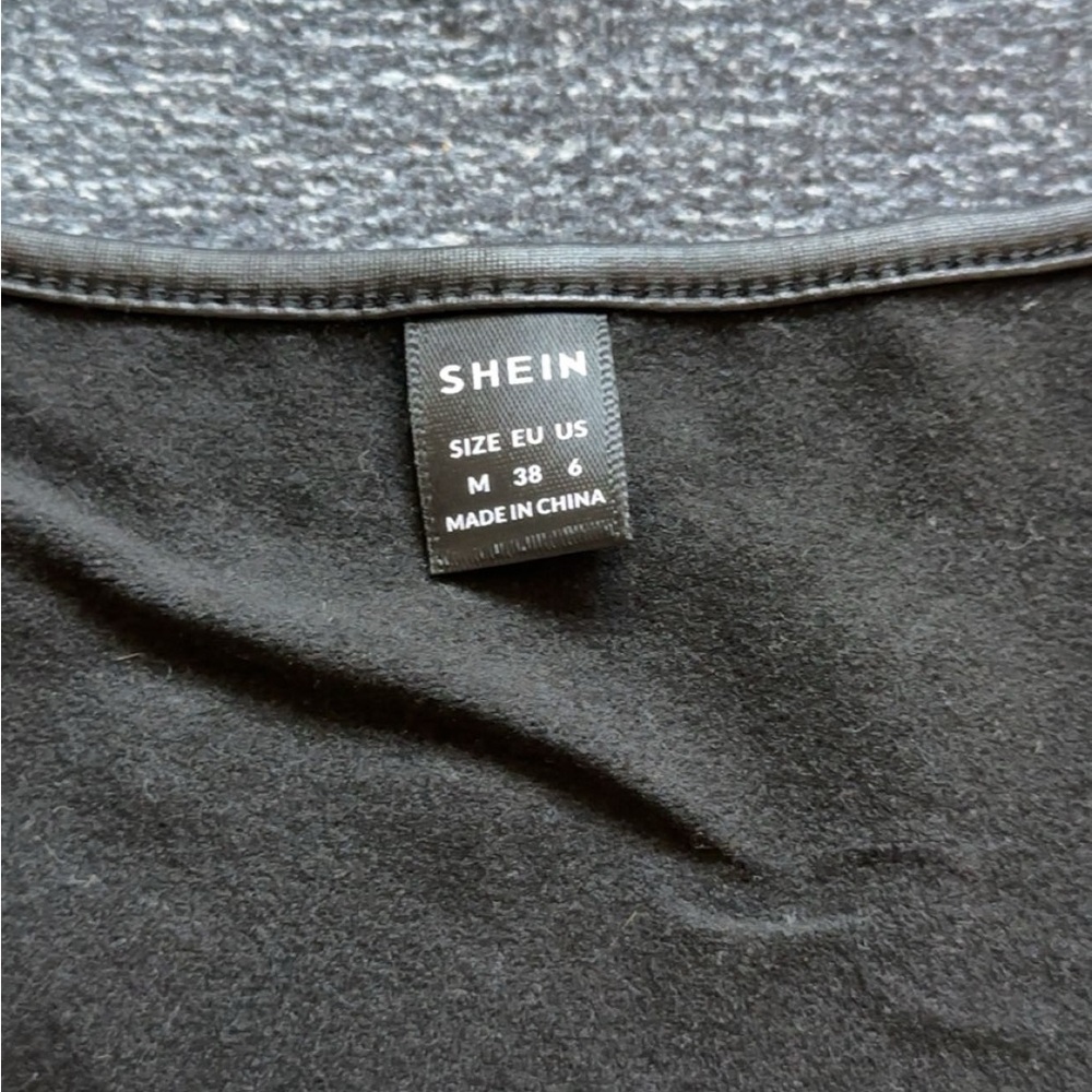 Mock leather crop top - Picture 3 of 4